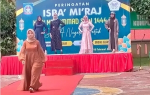 Isra’ Mi’raj di SMAN 1 Kertek : “Anak-Anak Jangan Tinggalkan Shalat!”